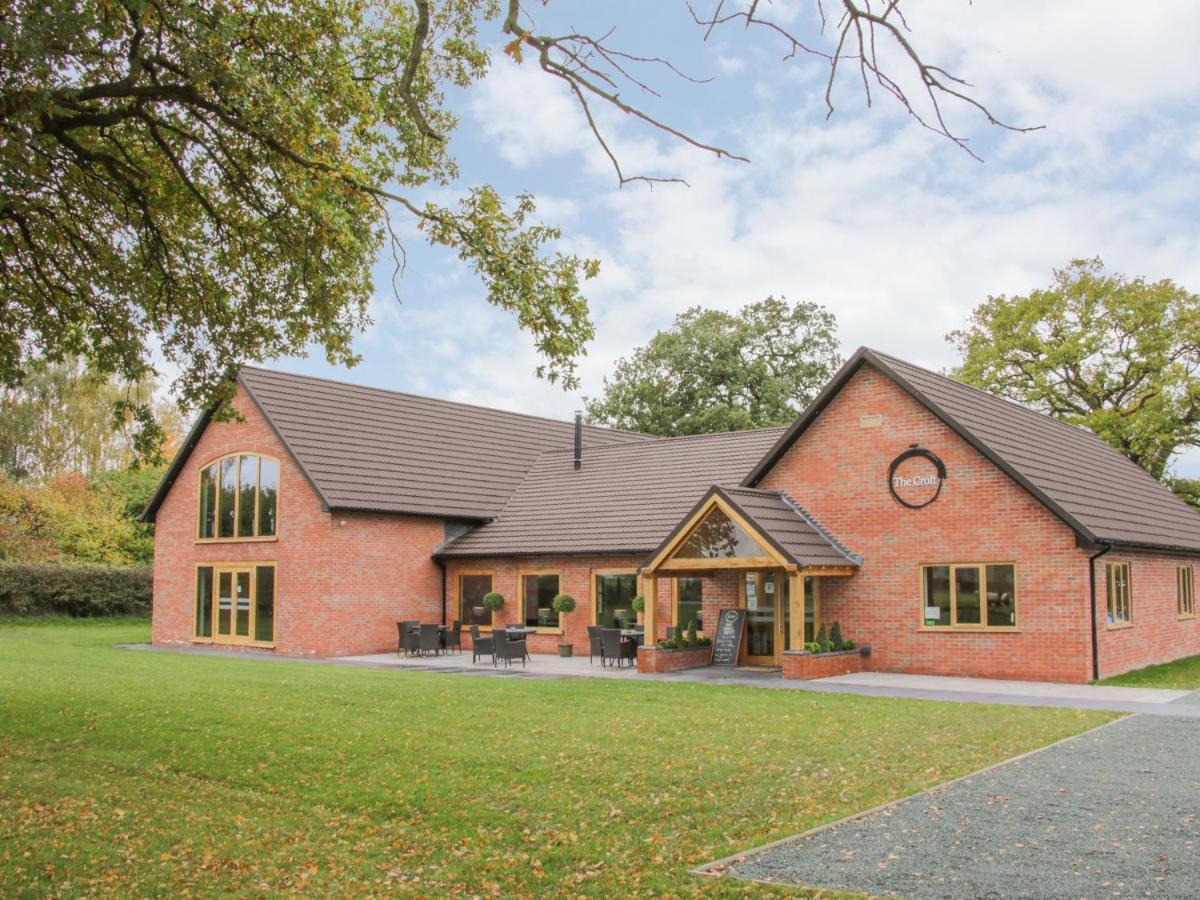 Oak Lodge Hadnall Exteriör bild