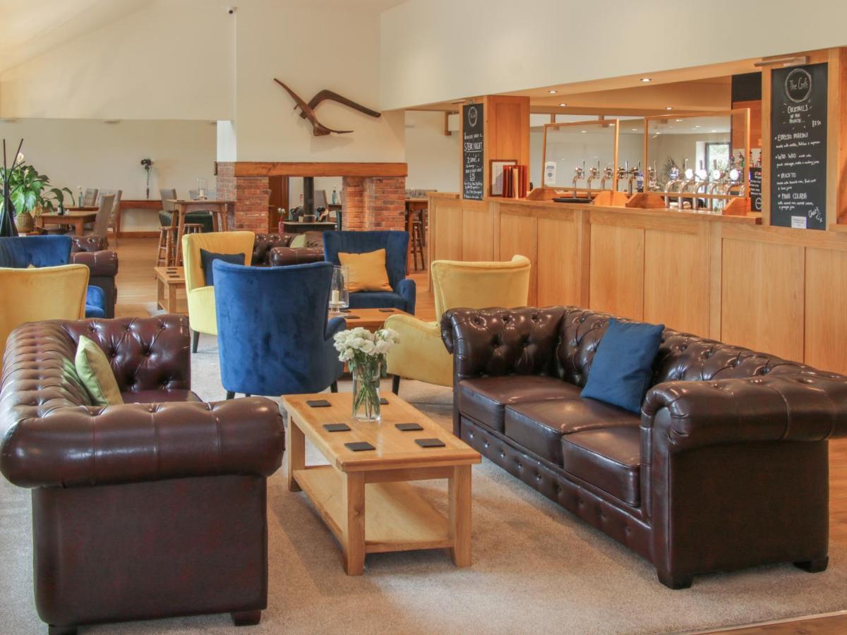 Oak Lodge Hadnall Exteriör bild